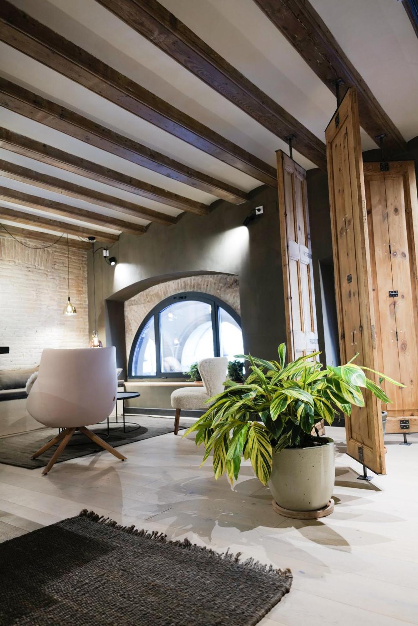 Hostal Porxos Garden Барселона Екстер'єр фото