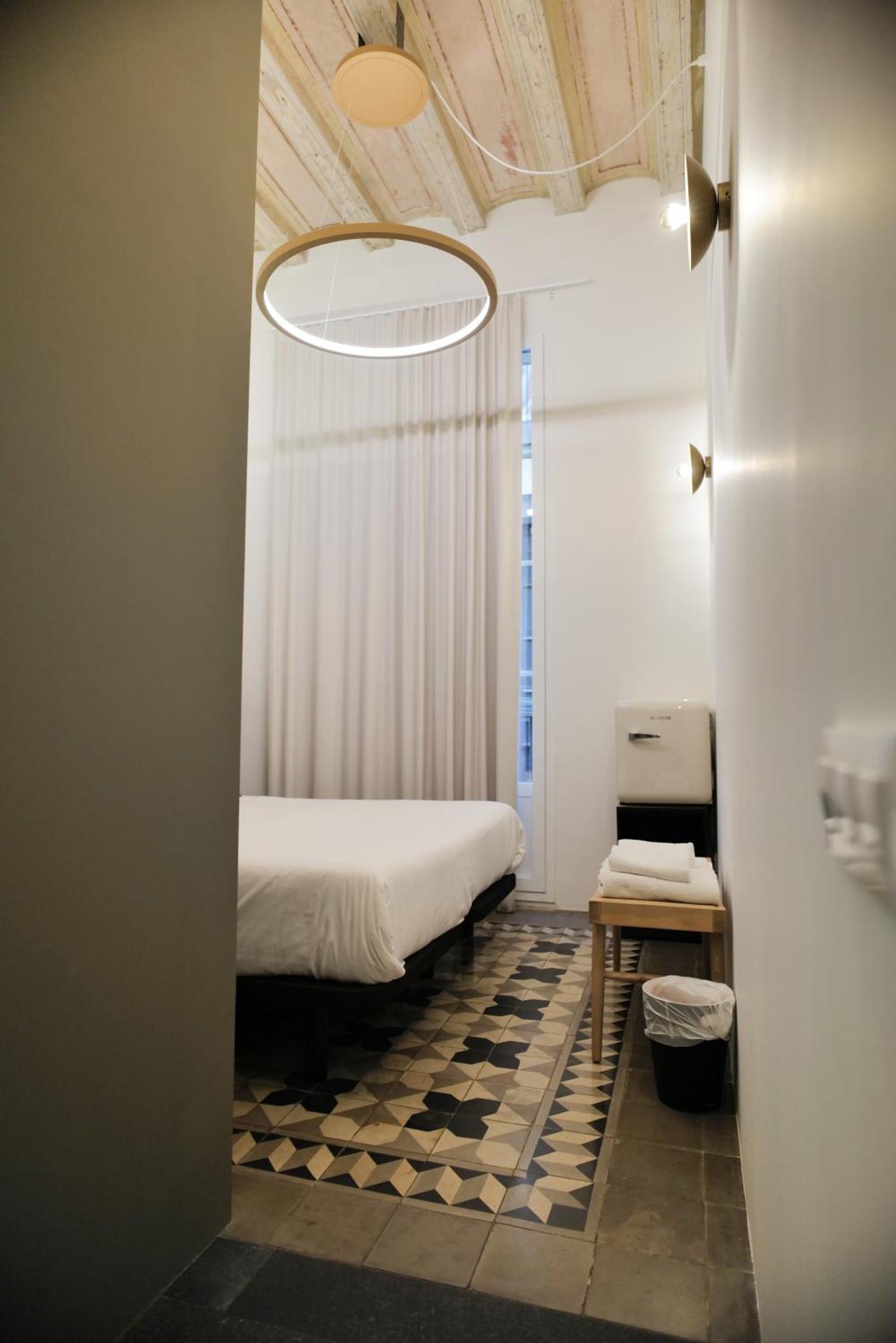 Hostal Porxos Garden Барселона Екстер'єр фото