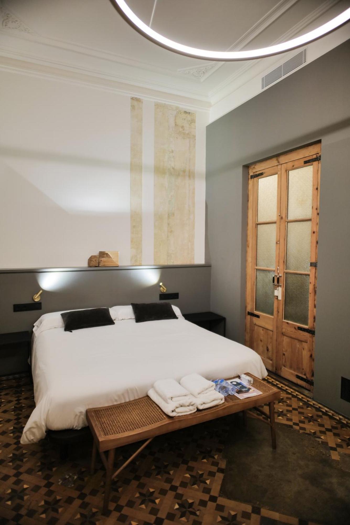 Hostal Porxos Garden Барселона Екстер'єр фото