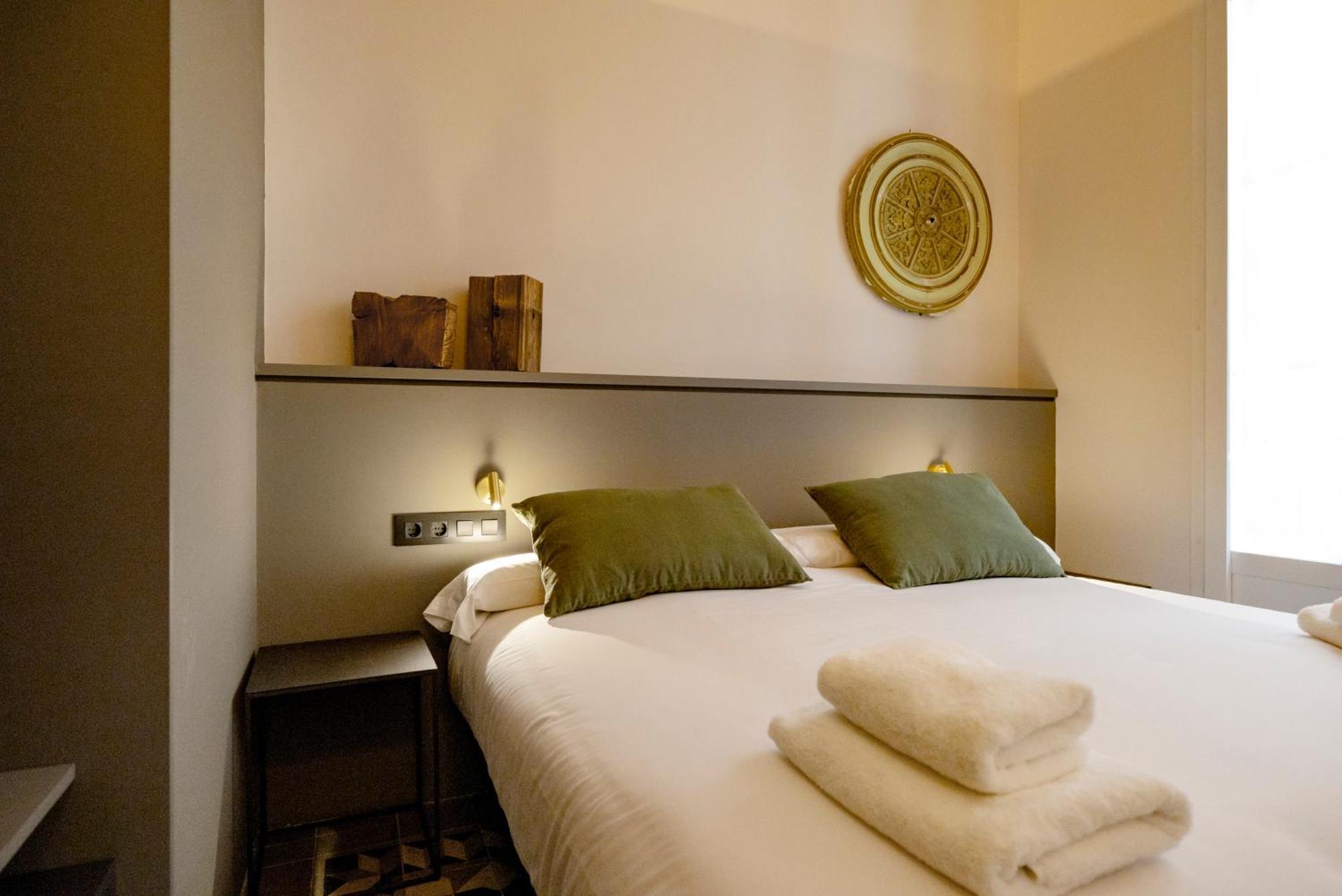 Hostal Porxos Garden Барселона Екстер'єр фото