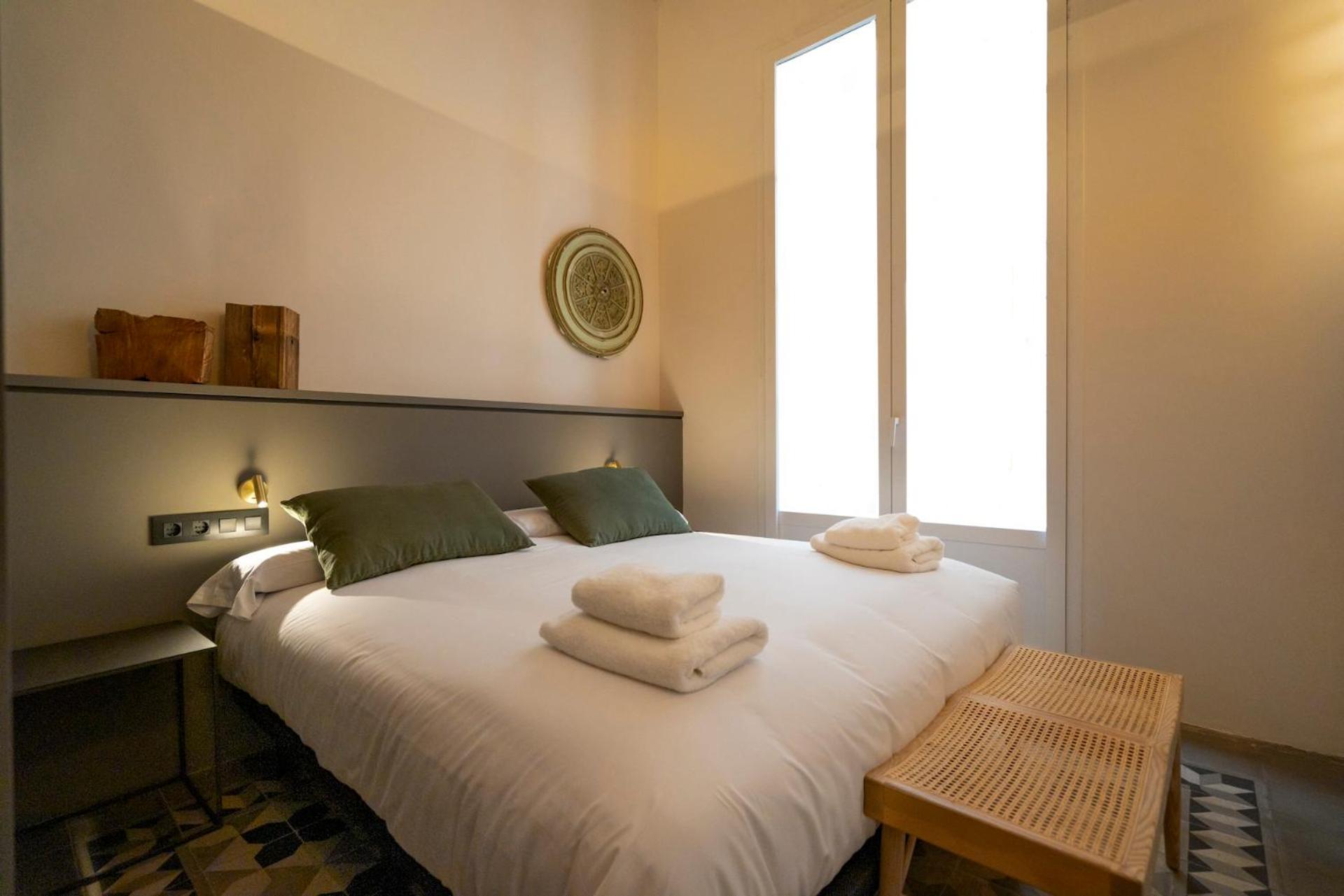 Hostal Porxos Garden Барселона Екстер'єр фото